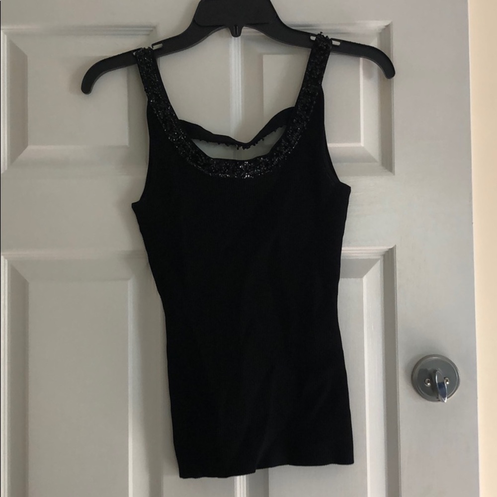 Cache solid black top